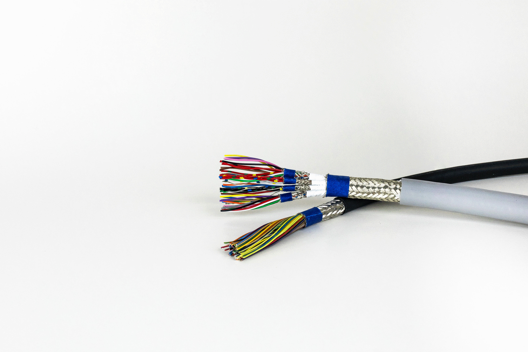Technical cables with overall braids